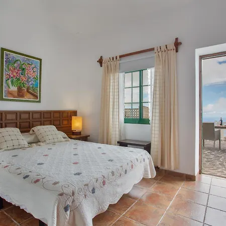Holiday home Dragos Y Volcan