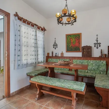 Dragos Y Volcan Holiday home