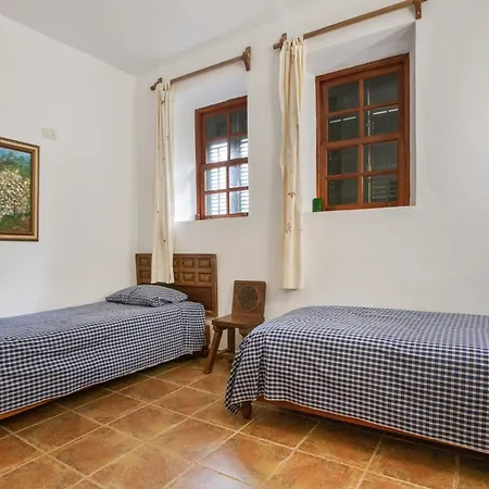 Dragos Y Volcan Tatil Evi *